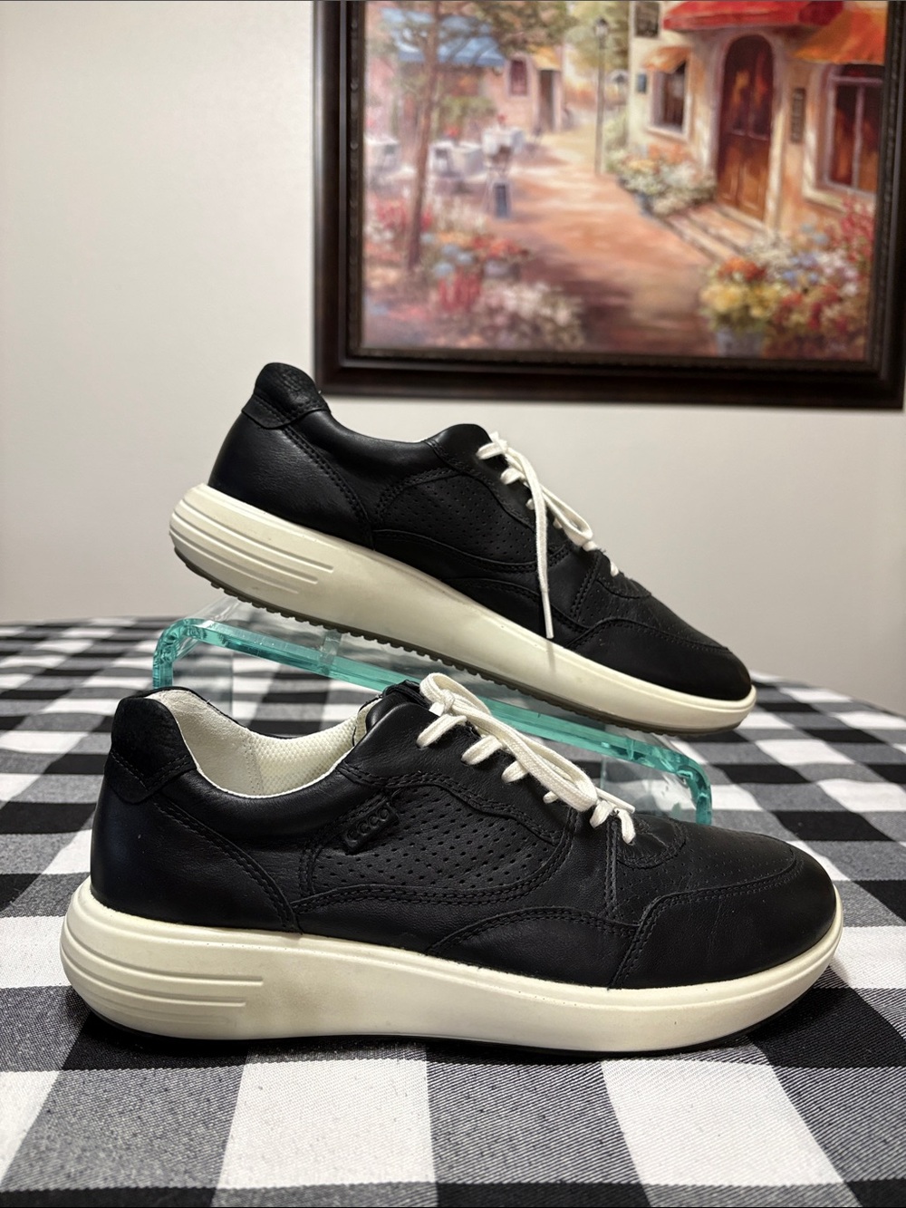 Ecco Black Leather Perforated Sneaker Shoe Womens 9 Lace Up Comfort Arch Support